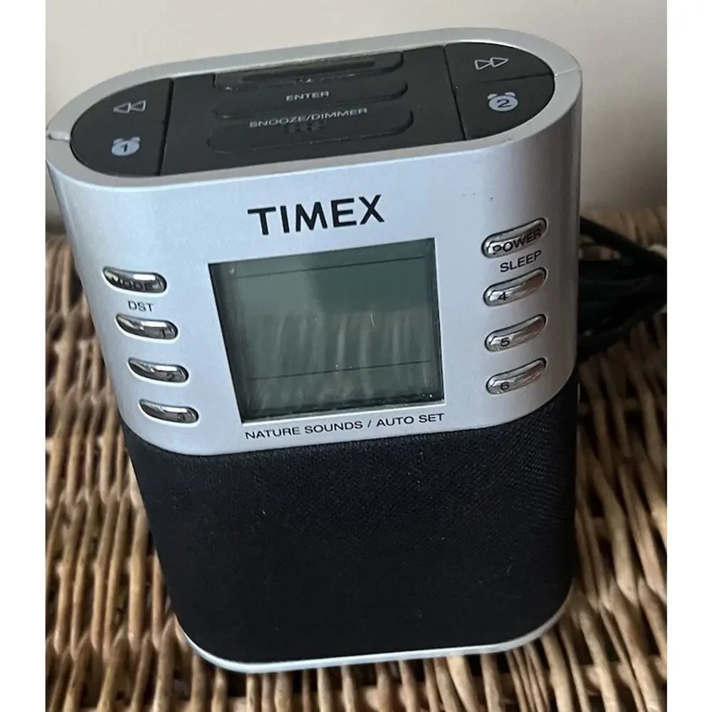 Timex T307S Dual Alarm Clock Radio Nature Sounds Preset Tuning Aux Plug In Free